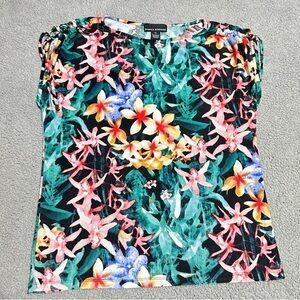 👉 Isabella Rodriguez XL Floral Top Black Tropical Scoop Neck Short Sleeve Top